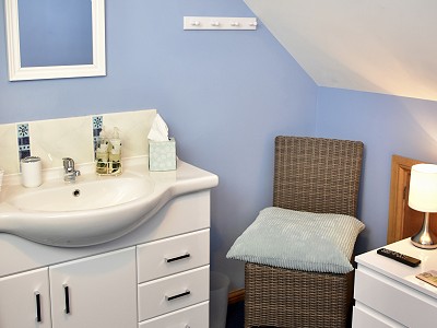 Single Bedrrom Vanity